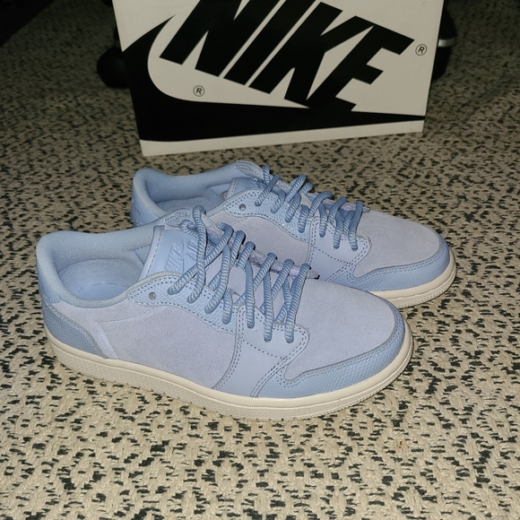 Jordan 1 low royal tint Clearance
